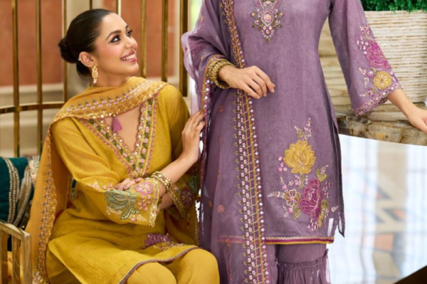 Zehra Embroidered Kurta Set